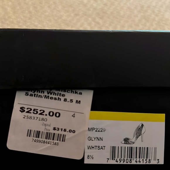 BADGLEY MISCHKA Ivory Rhinestone Formal Shoe - Picture 2 of 4